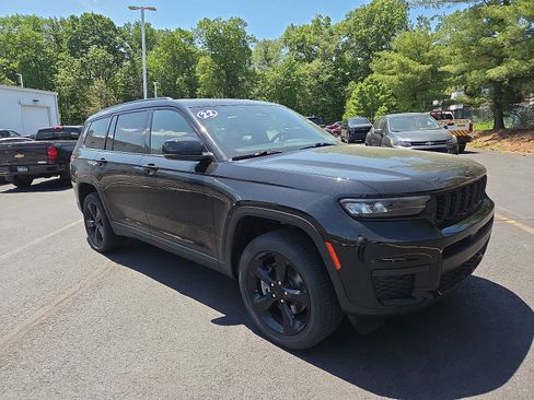 Used 2022 Jeep Grand Cherokee L Laredo AWD/4WD image 1