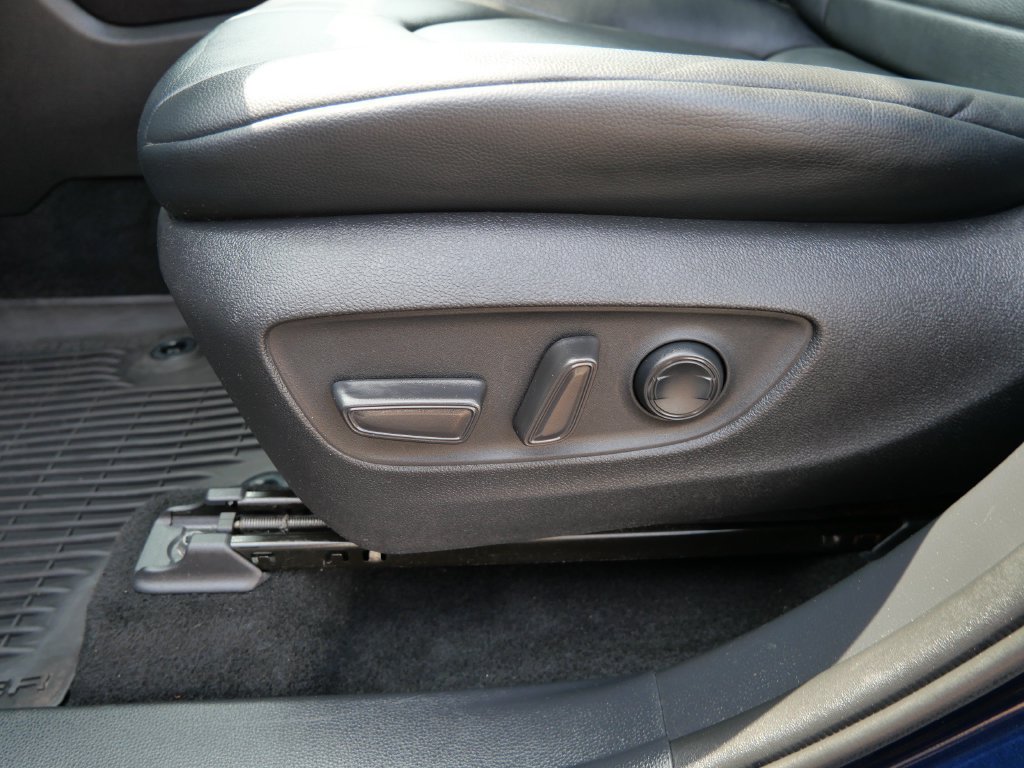 Used 2022 Toyota Highlander XLE AWD/4WD image 16