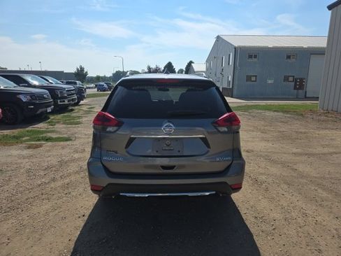 Used 2018 Nissan Rogue SV AWD/4WD image 6