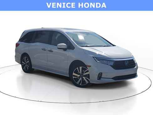 Used 2024 Honda Odyssey Touring image 1