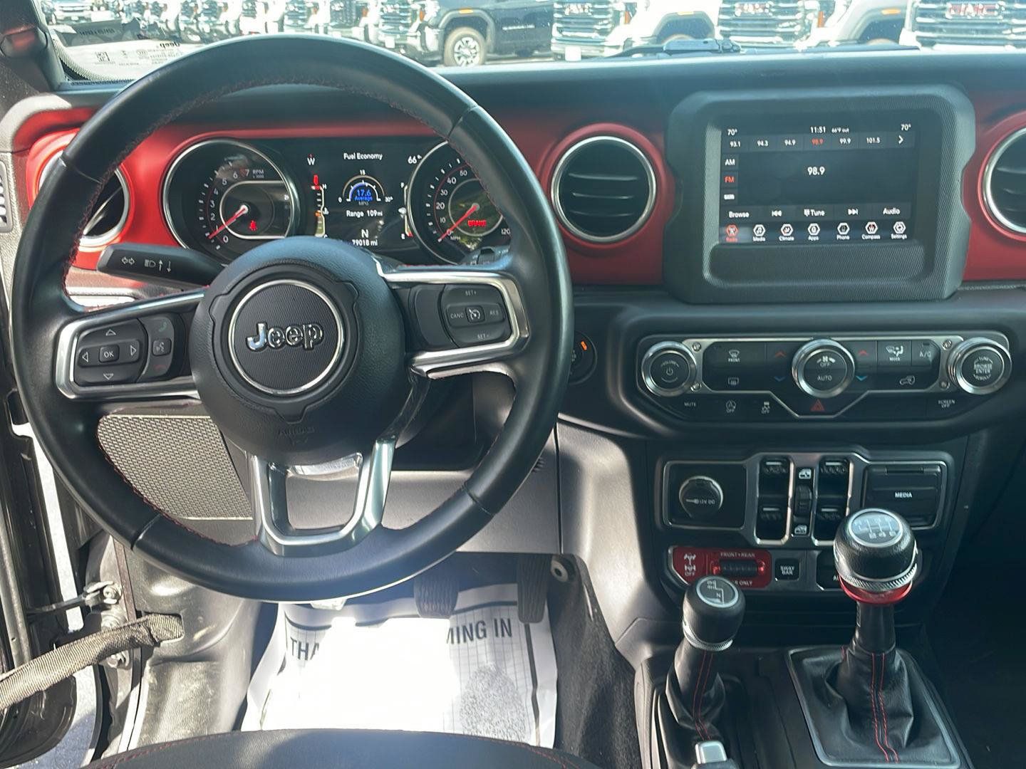Used 2018 Jeep Wrangler Unlimited Rubicon AWD/4WD image 13