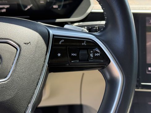 Used 2019 Audi e-tron Premium Plus AWD/4WD image 28