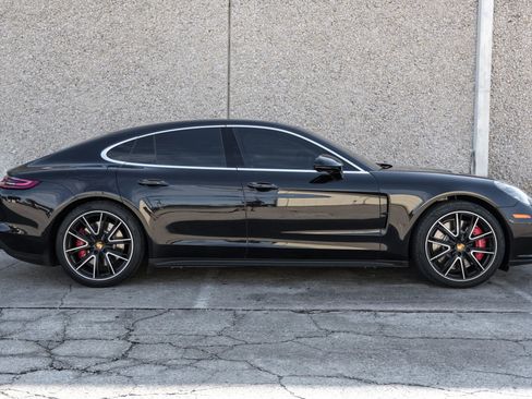 Used 2018 Porsche Panamera Turbo image 10