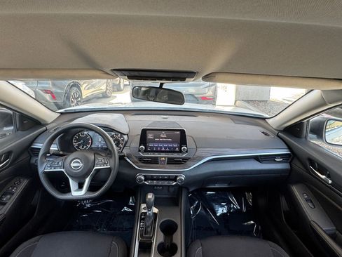 Used 2025 Nissan Altima 2.5 SV image 34