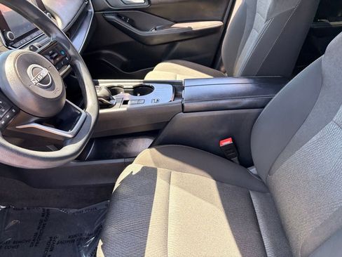 Certified 2024 Nissan Rogue SV FWD image 15