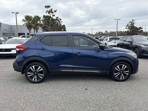 Certified 2020 Nissan Kicks SR image 2
