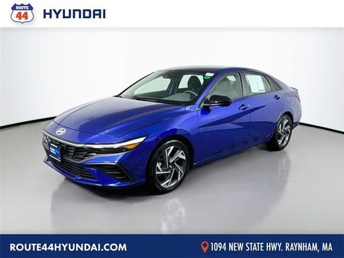 Certified 2025 Hyundai Elantra Sport FWD image 1