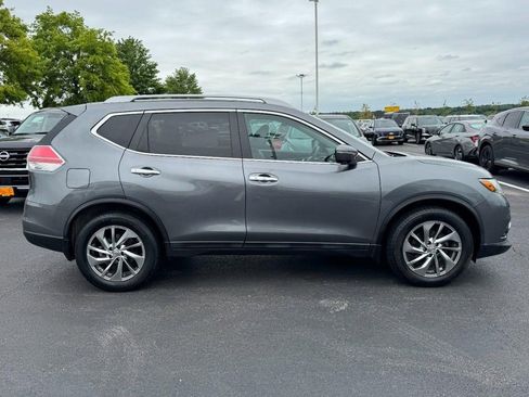 Used 2015 Nissan Rogue SL w/ SL Premium Package FWD image 2
