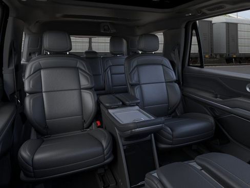 New 2026 Lincoln Navigator Reserve AWD/4WD image 11