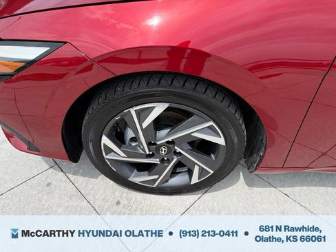 Certified 2024 Hyundai Elantra Limited FWD image 18