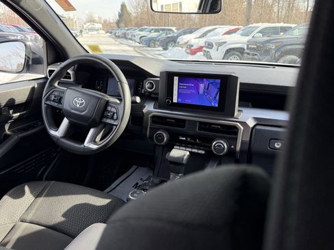 Used 2025 Toyota 4Runner 4WD image 14