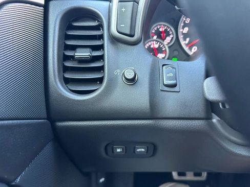 Used 2005 Chevrolet Corvette Convertible w/ Preferred Equipment Group image 10