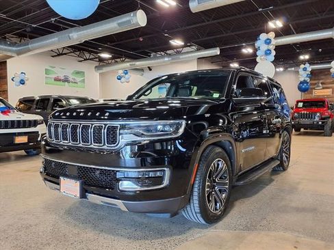 Used 2022 Jeep Wagoneer Series III w/ Flexible Seating Group image 4