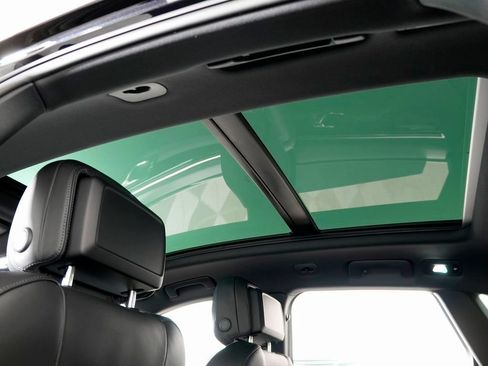 Certified 2026 Porsche Macan AWD/4WD image 19