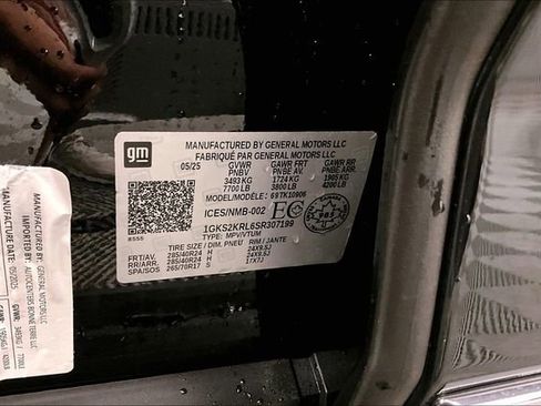 Used 2025 GMC Yukon XL Denali Ultimate AWD/4WD image 42