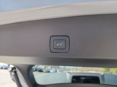 Certified 2025 Buick Encore GX Avenir w/ Avenir Technology Package image 11