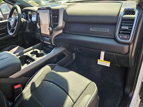 New 2026 RAM 3500 Laramie AWD/4WD image 17