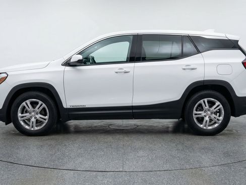 Used 2024 GMC Terrain SLE image 5
