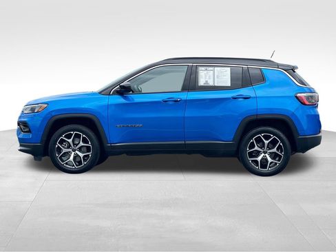 Used 2025 Jeep Compass Limited AWD/4WD image 4
