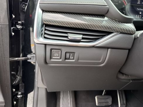 Used 2023 Cadillac XT4 Sport FWD image 56