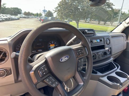 Used 2022 Ford E-350 and Econoline 350 Super Duty RWD image 20