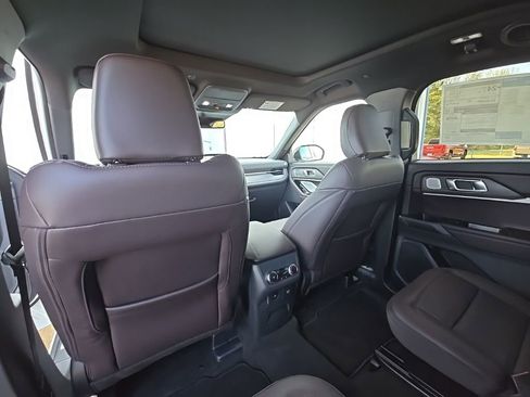 New 2026 Ford Explorer Platinum image 20