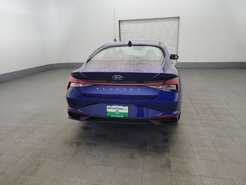 Used 2022 Hyundai Elantra SE image 7