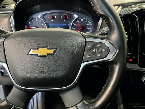 Used 2022 Chevrolet Traverse LT image 25
