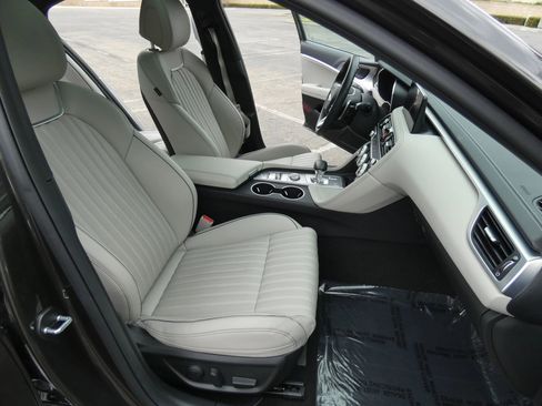 Used 2023 Genesis G70 2.0T w/ Sport Prestige Package image 22