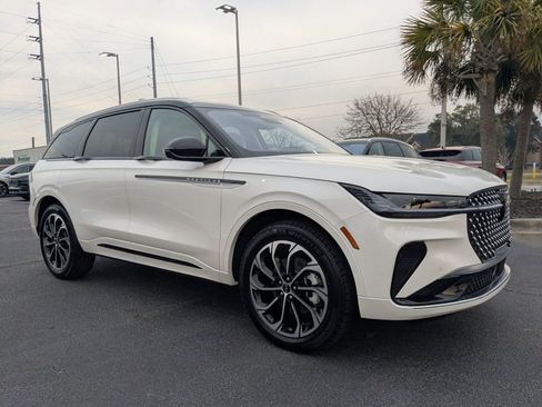 New 2026 Lincoln Nautilus Reserve AWD/4WD image 2