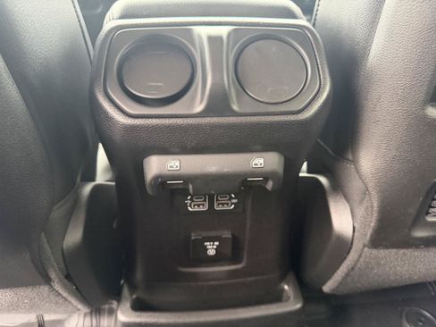 Used 2018 Jeep Wrangler Unlimited Rubicon AWD/4WD image 24