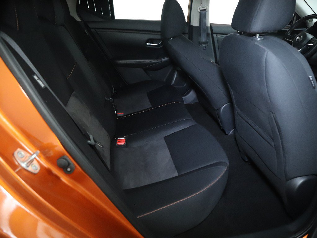 Used 2023 Nissan Sentra SR w/ Electronics Package FWD image 32