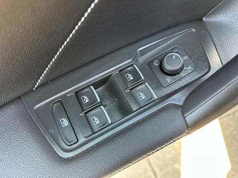 Used 2023 Volkswagen Tiguan SEL R-Line AWD/4WD image 16