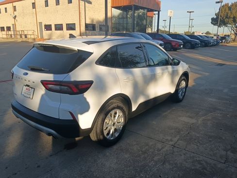 Used 2025 Ford Escape Active image 9