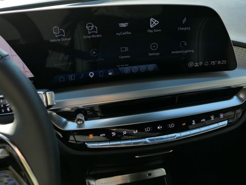 Used 2026 Cadillac Lyriq Sport AWD/4WD image 20