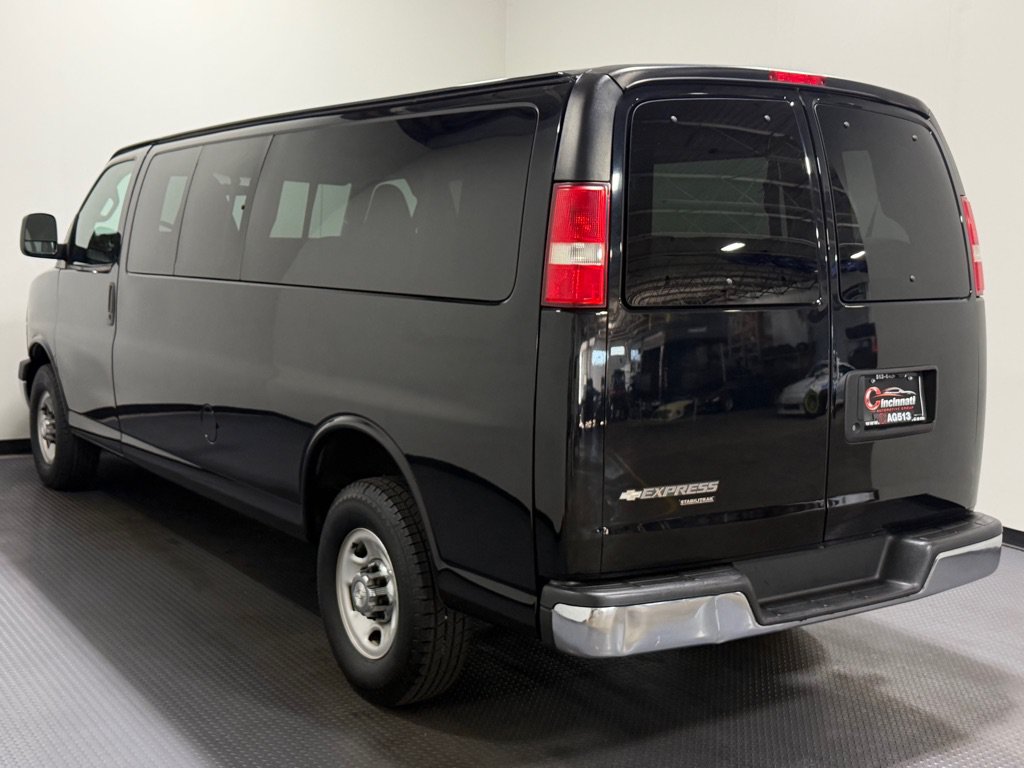 Used 2016 Chevrolet Express 3500 LT w/ LT Preferred Equipment Group RWD image 7