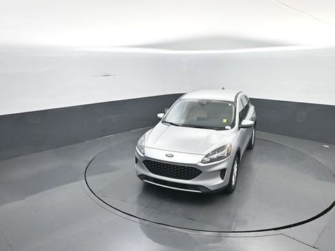 Certified 2020 Ford Escape SE image 21