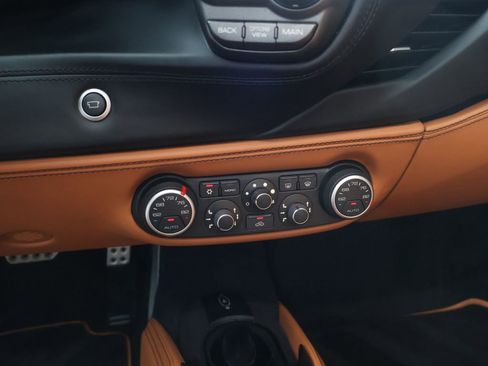 Used 2019 Ferrari 488 Spider RWD image 68