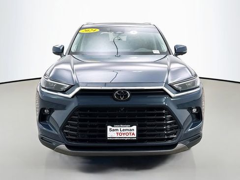 Used 2024 Toyota Grand Highlander FWD image 2