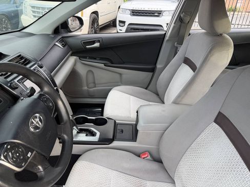 Used 2012 Toyota Camry LE FWD image 6
