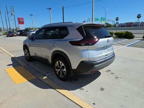 Used 2023 Nissan Rogue SV w/ SV Premium B Package image 6