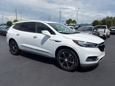 Used 2021 Buick Enclave Essence w/ LPO, Touring Package FWD image 1