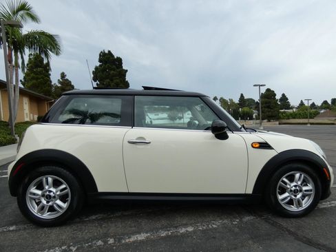 Used 2013 MINI Cooper Hardtop image 5