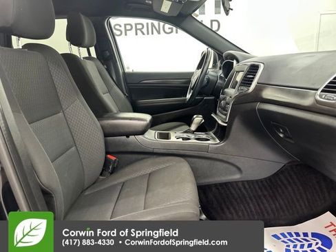 Used 2018 Jeep Grand Cherokee Laredo image 9