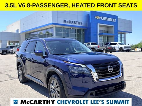 Used 2025 Nissan Pathfinder SV FWD image 1