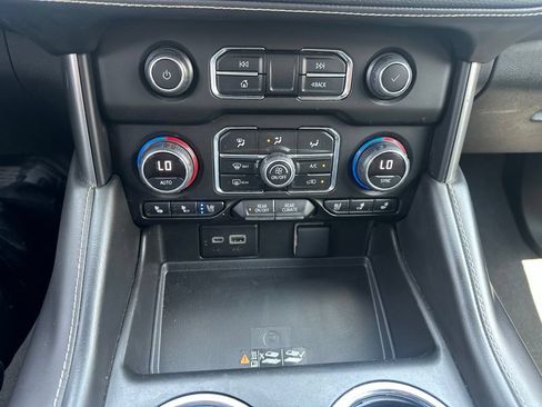 Used 2023 Chevrolet Tahoe Premier AWD/4WD image 30