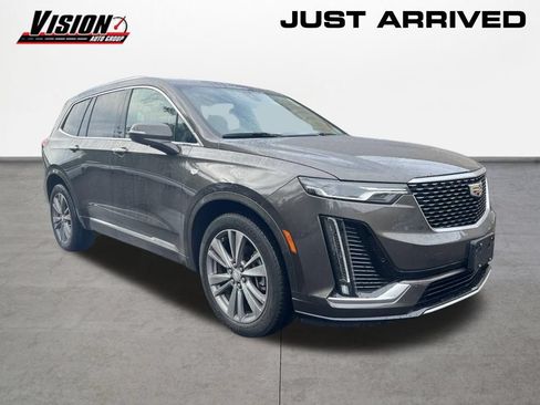Used 2020 Cadillac XT6 Premium Luxury FWD image 3
