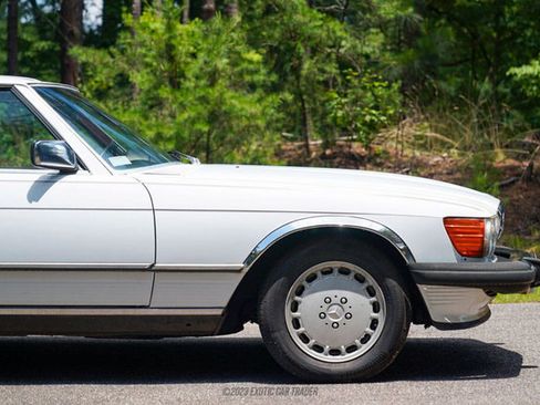 Used 1989 Mercedes-Benz 560 SL image 11