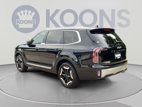 Used 2024 Kia Telluride EX w/ EX Captain's Chair Package AWD/4WD image 4