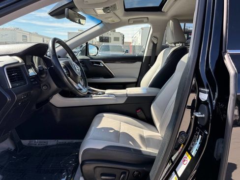 Used 2017 Lexus RX 350 Base AWD 4dr SUV w/ Premium Package image 15